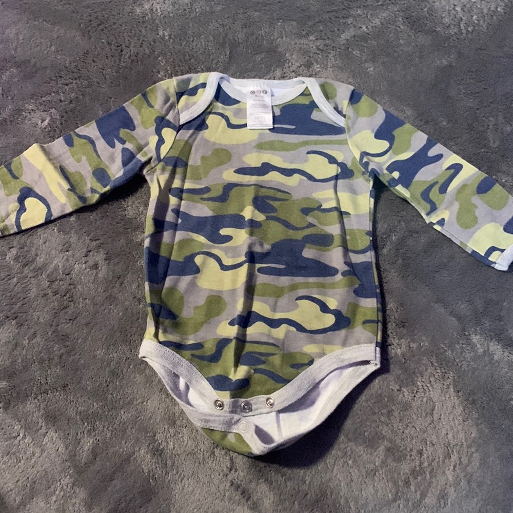 3-6M Camo Long Sleeve Onesie